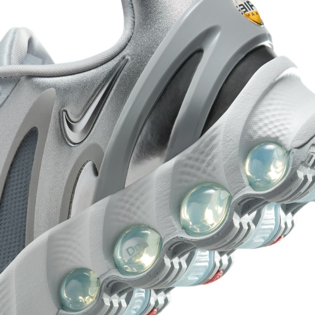 Nike Air Max DN8 – Wolf Grey/Off White/Metallic Silver - immagine 7